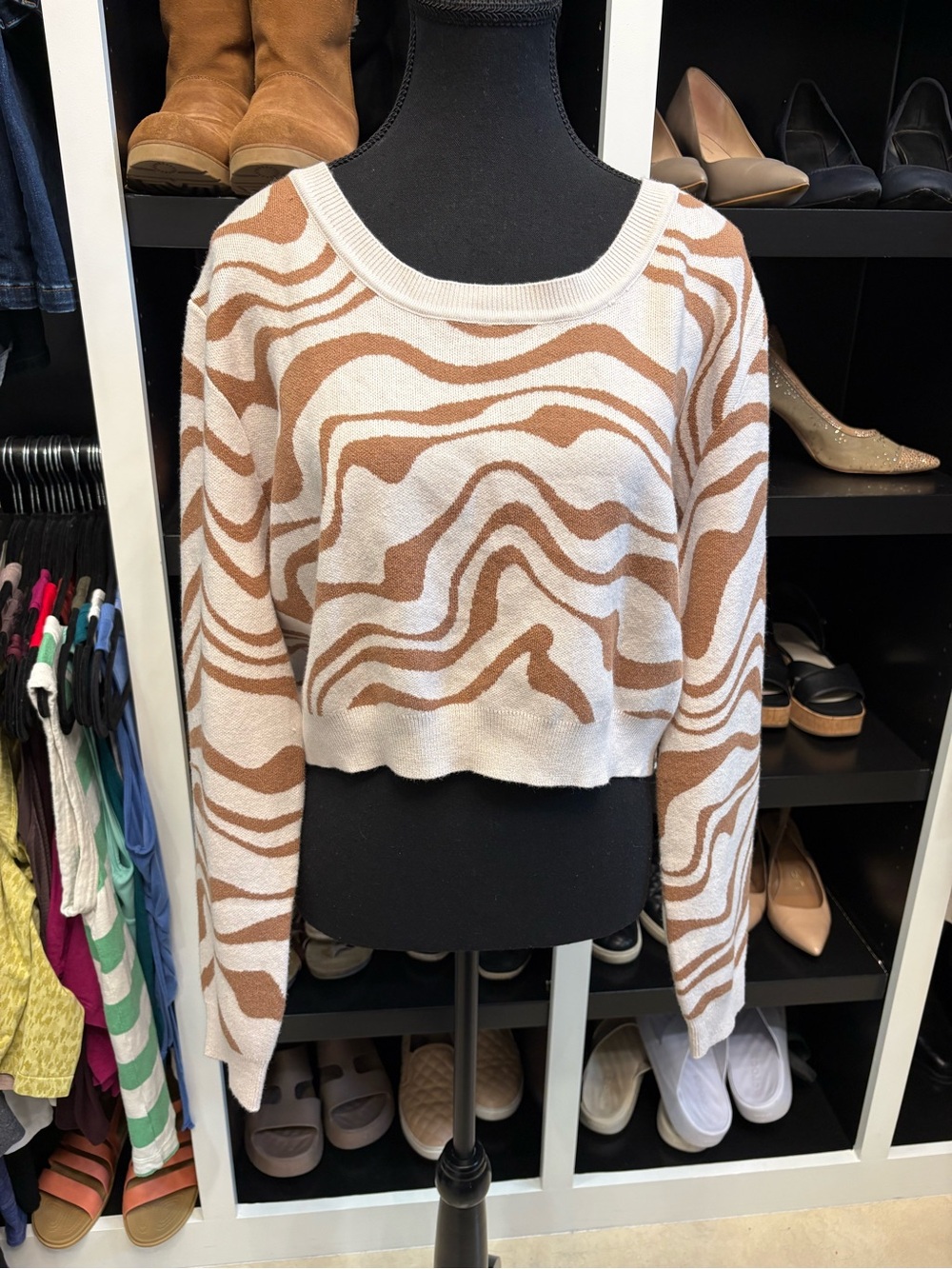 🆕🎉NWT LA Hearts (PacSun) Cream and Tan Zebra-Print Scoop Neck Cropped Sweater - Picture 2 of 10